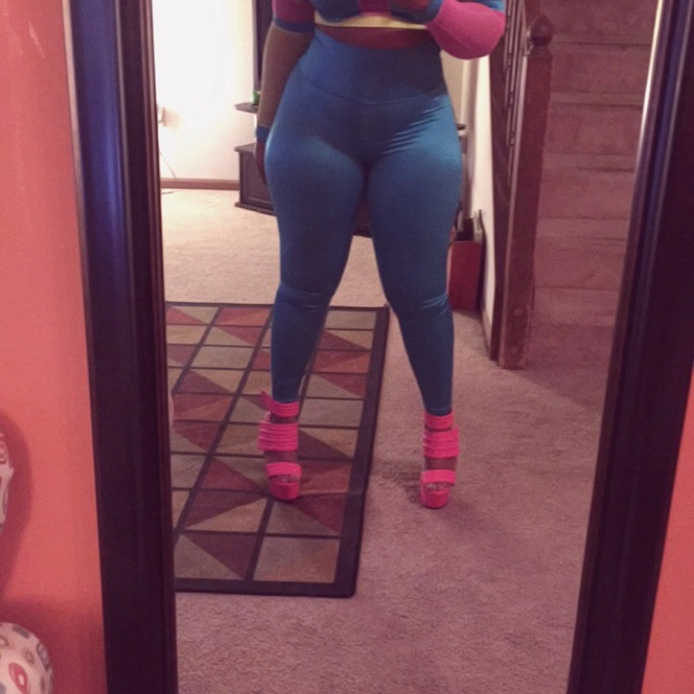 2 Piece Colorblock Set - Picture 3 of 3